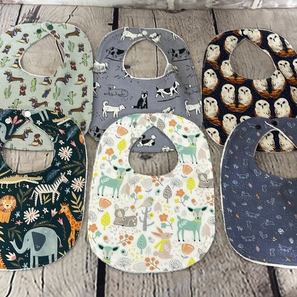 Designer handcrafted bib various animals - Picture 1 of 9